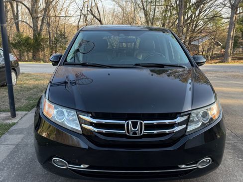 Used 2014 Honda Odyssey Touring image 2