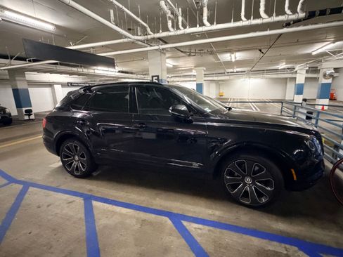 Used 2020 Bentley Bentayga image 5