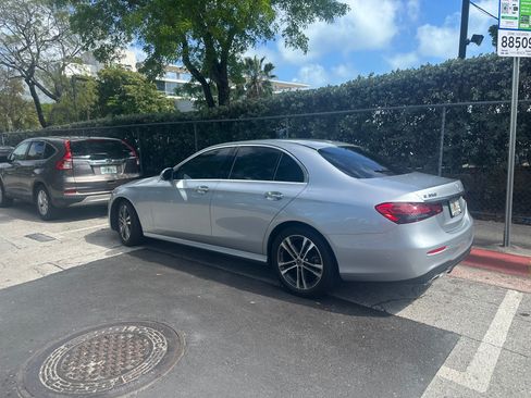 Used 2021 Mercedes-Benz E 350 4MATIC Sedan image 4