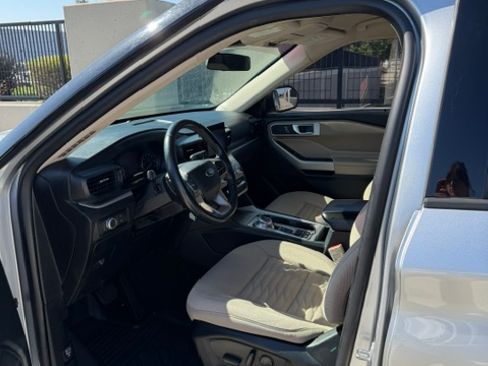 Used 2020 Ford Explorer XLT RWD image 12