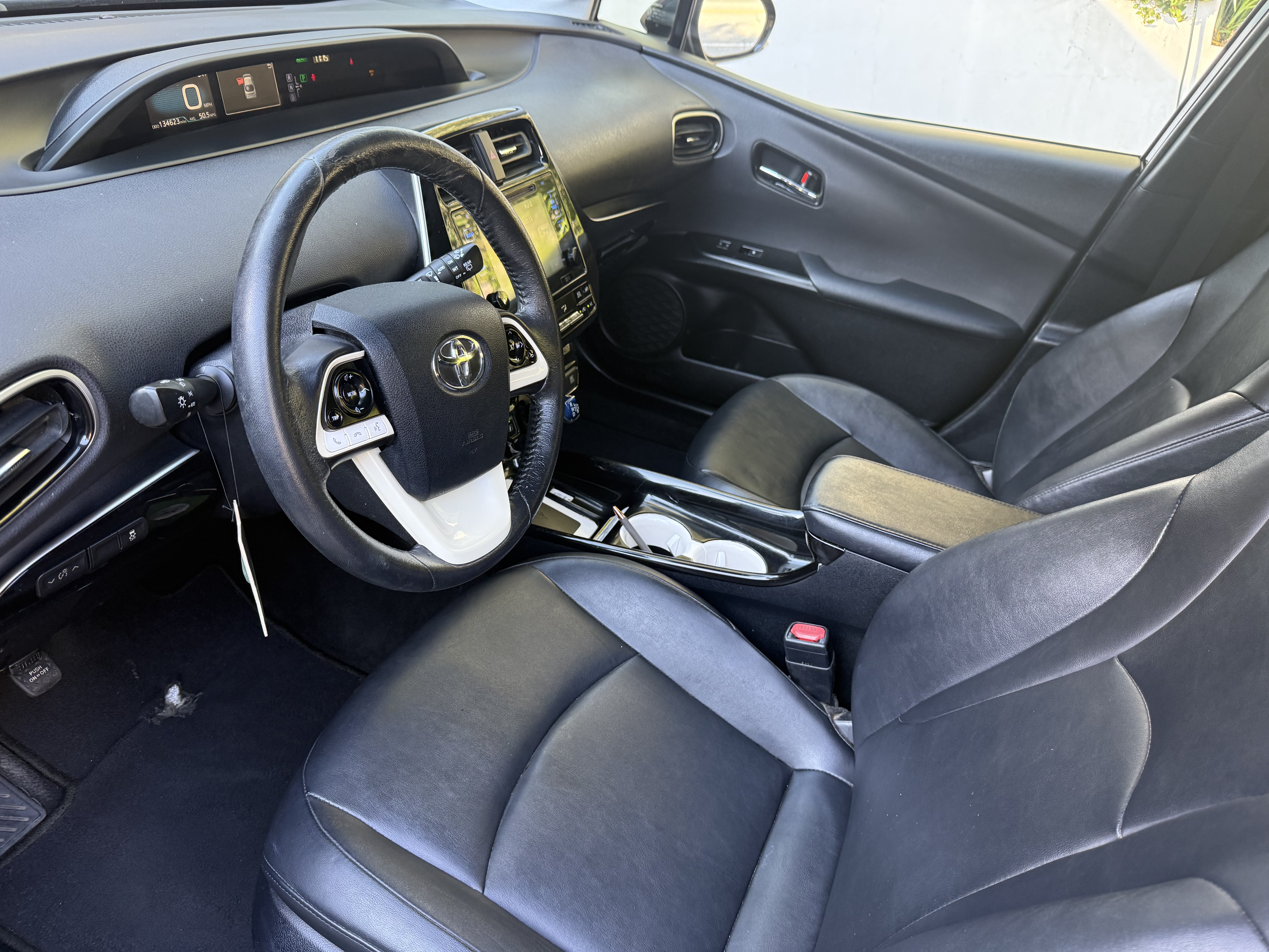 Used 2016 Toyota Prius Four FWD image 9