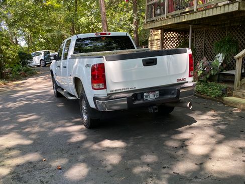 Used 2009 GMC Sierra 2500 SLE w/ SLE Preferred Package AWD/4WD image 10