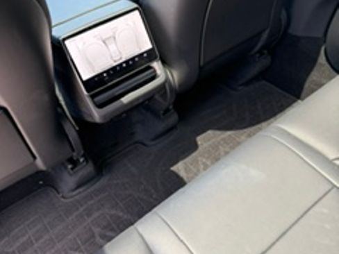 Used 2026 Tesla Model Y AWD image 15