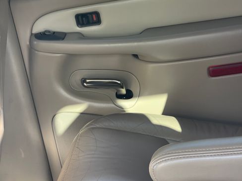 Used 2004 GMC Yukon XL Denali image 14