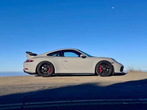 Used 2018 Porsche 911 GT3 RWD image 4