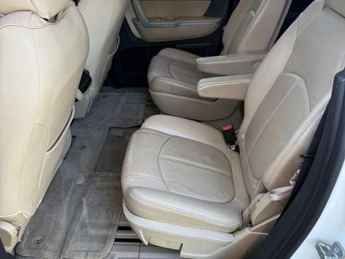 Used 2011 GMC Acadia SLT w/ LPO, 'HIT The Road' Package image 10