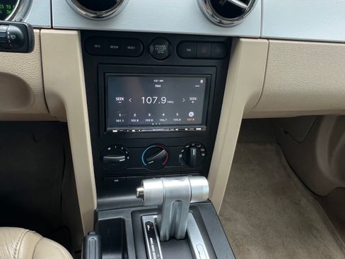 Used 2006 Ford Mustang GT Premium image 13