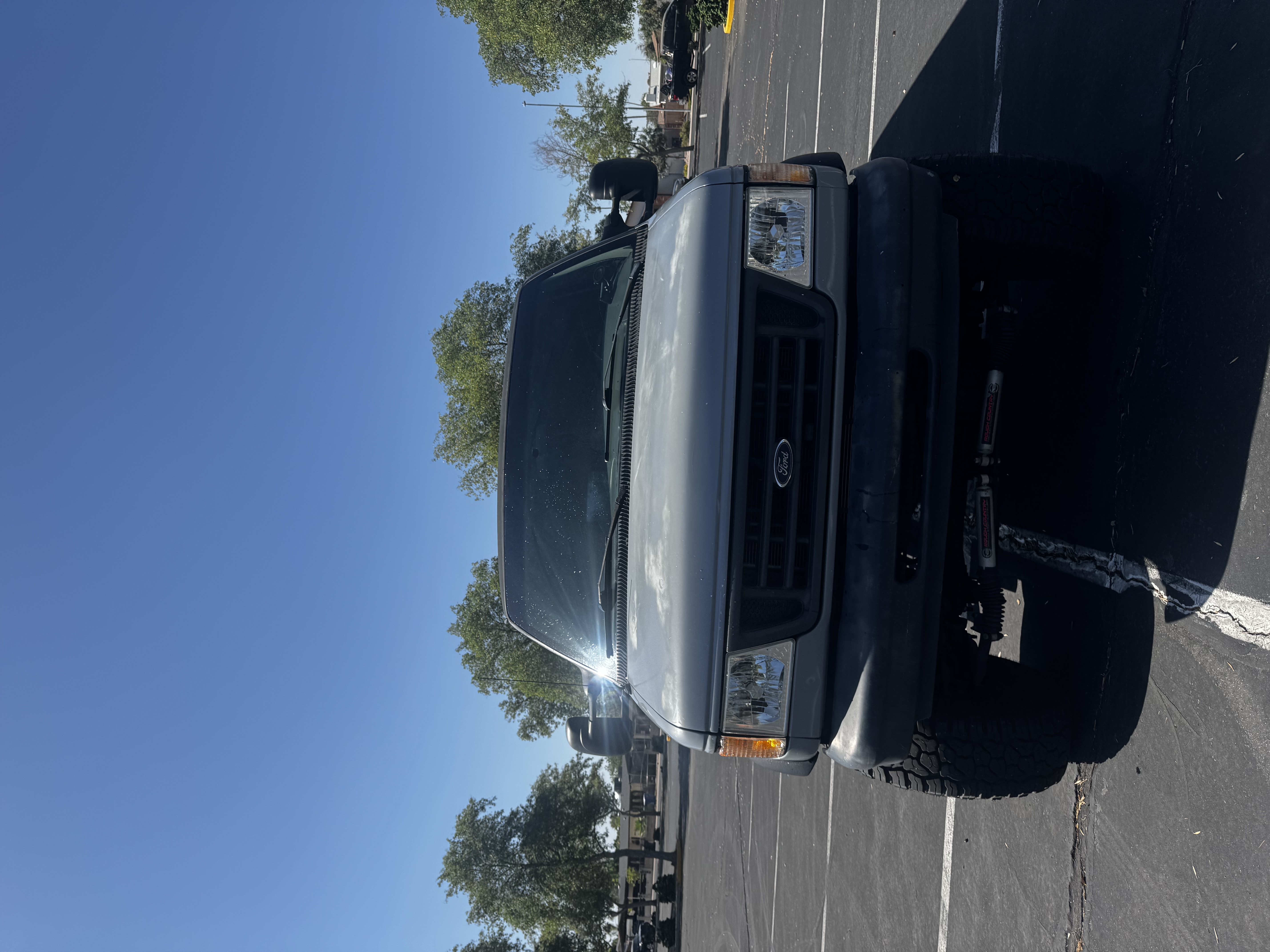 Used 1998 Ford E-350 and Econoline 350 RWD image 2
