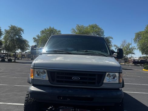 Used 1998 Ford E-350 and Econoline 350 RWD image 2