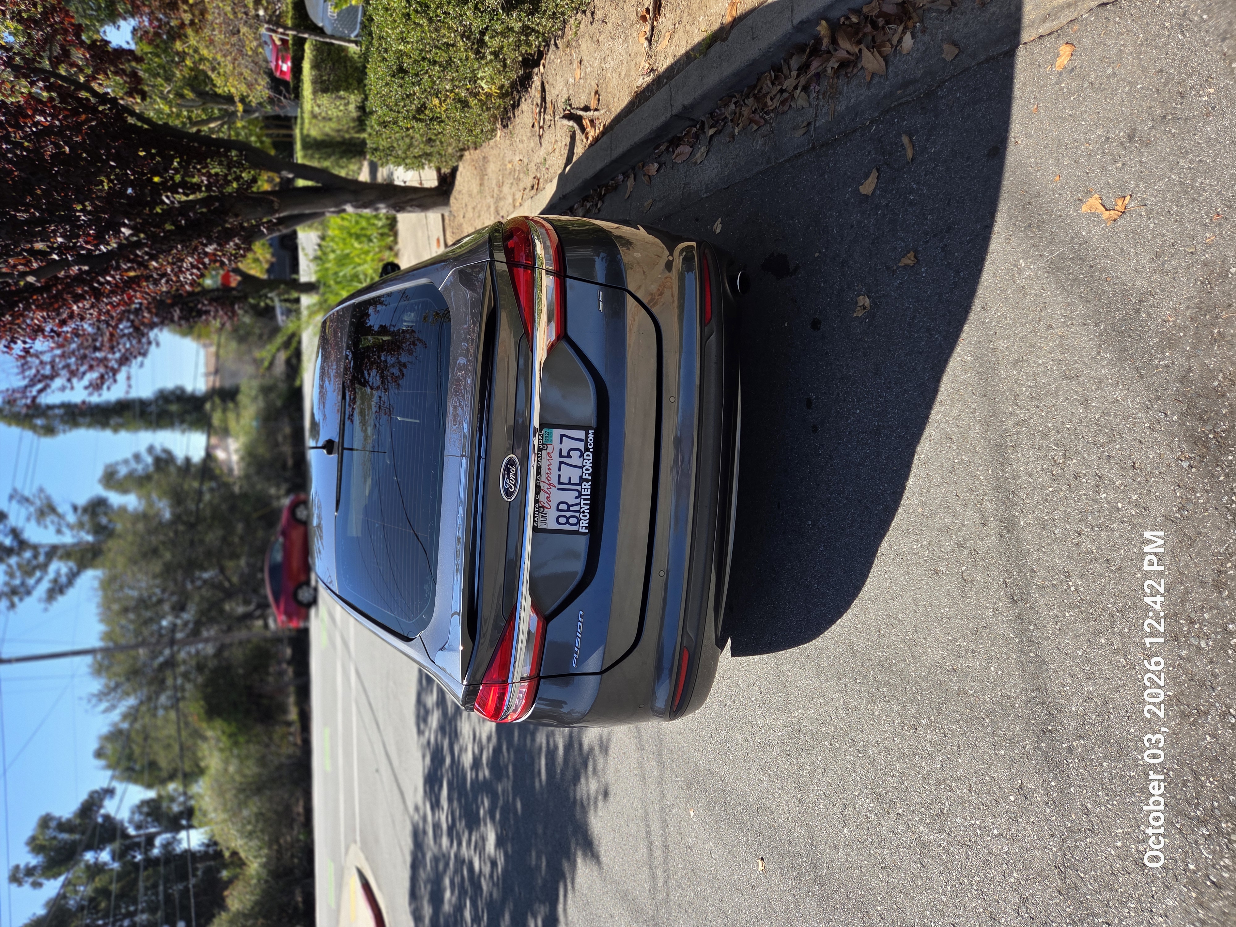Used 2017 Ford Fusion SE w/ Equipment Group 201A FWD image 4
