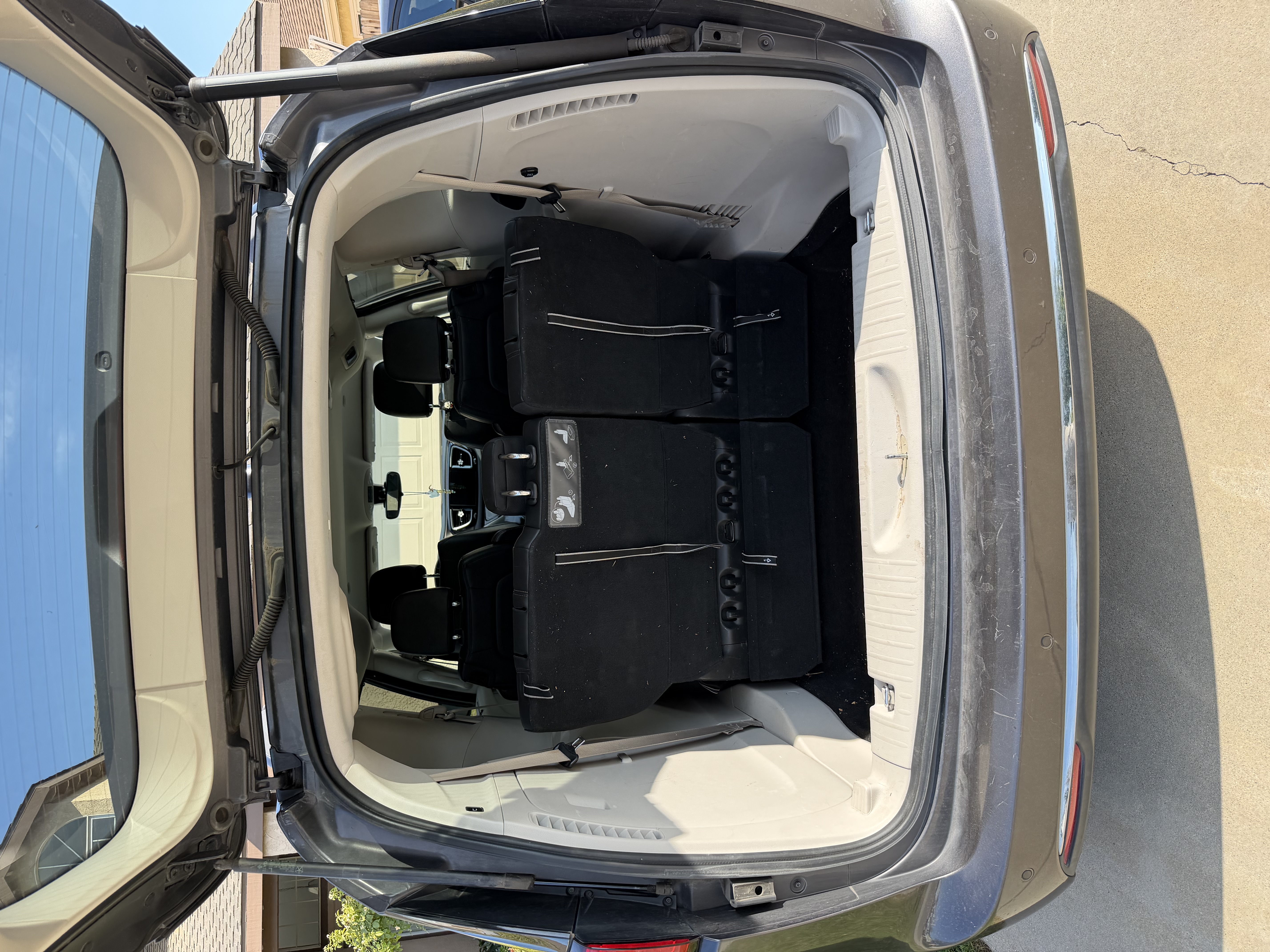Used 2017 Chrysler Pacifica Touring-L FWD image 10