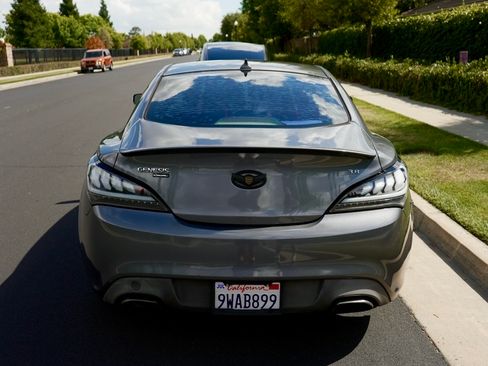 Used 2015 Hyundai Genesis 3.8 RWD image 6