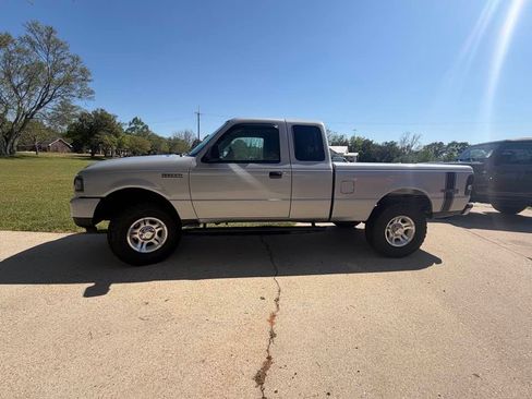 Used 2010 Ford Ranger XLT image 6