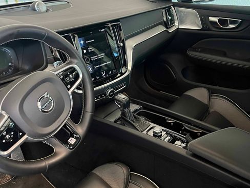 Used 2020 Volvo V60 T6 R-Design image 5