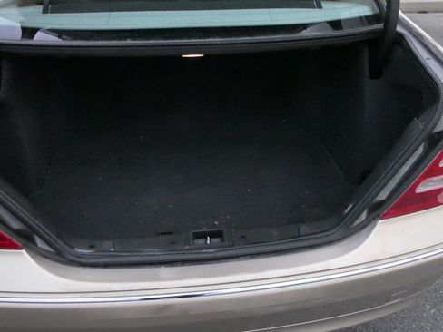 Used 2001 Mercedes-Benz C 320 Sedan image 9