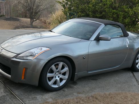 Used 2005 Nissan 350Z Touring RWD image 5
