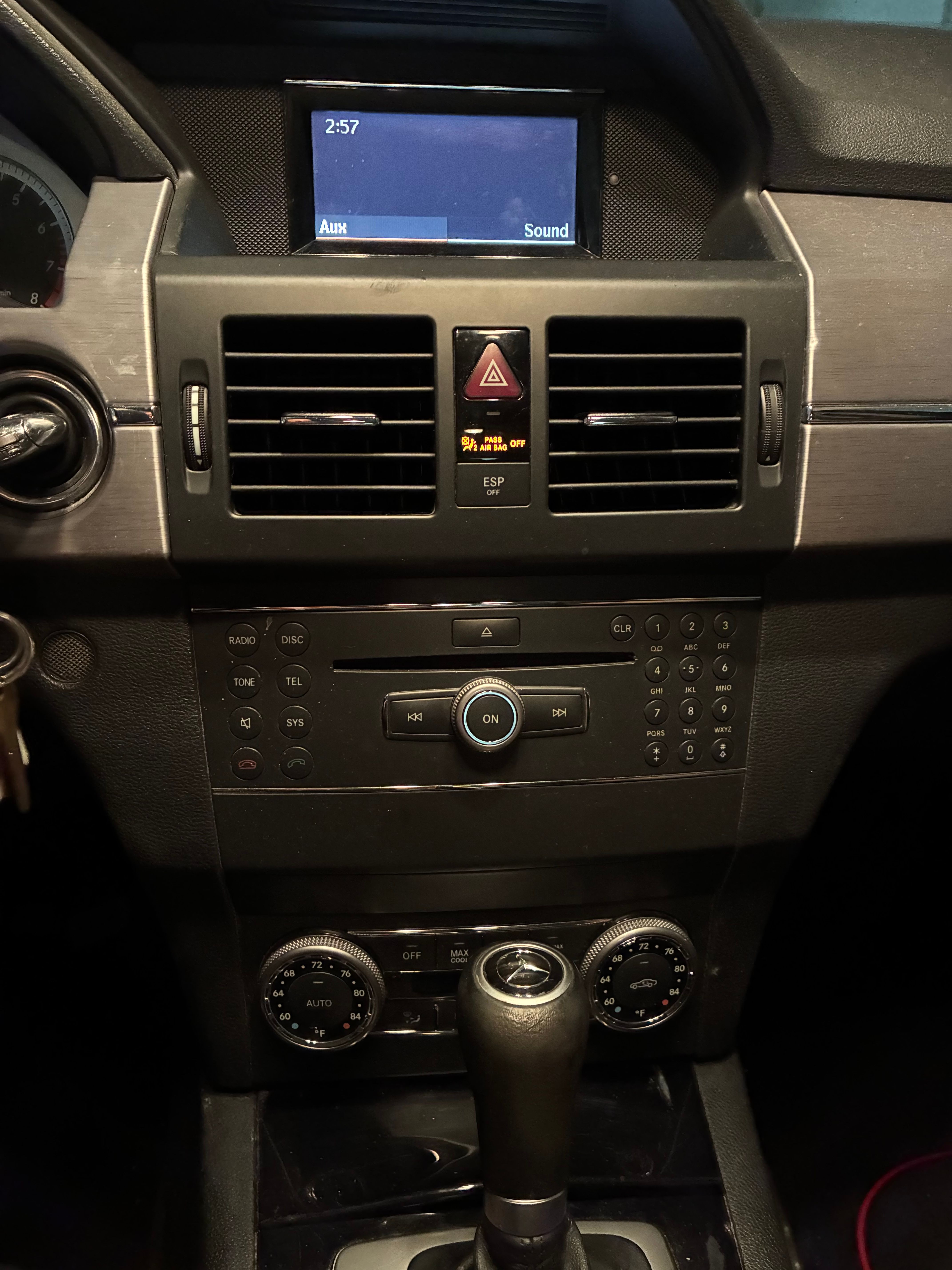 Used 2010 Mercedes-Benz GLK 350 4MATIC image 9