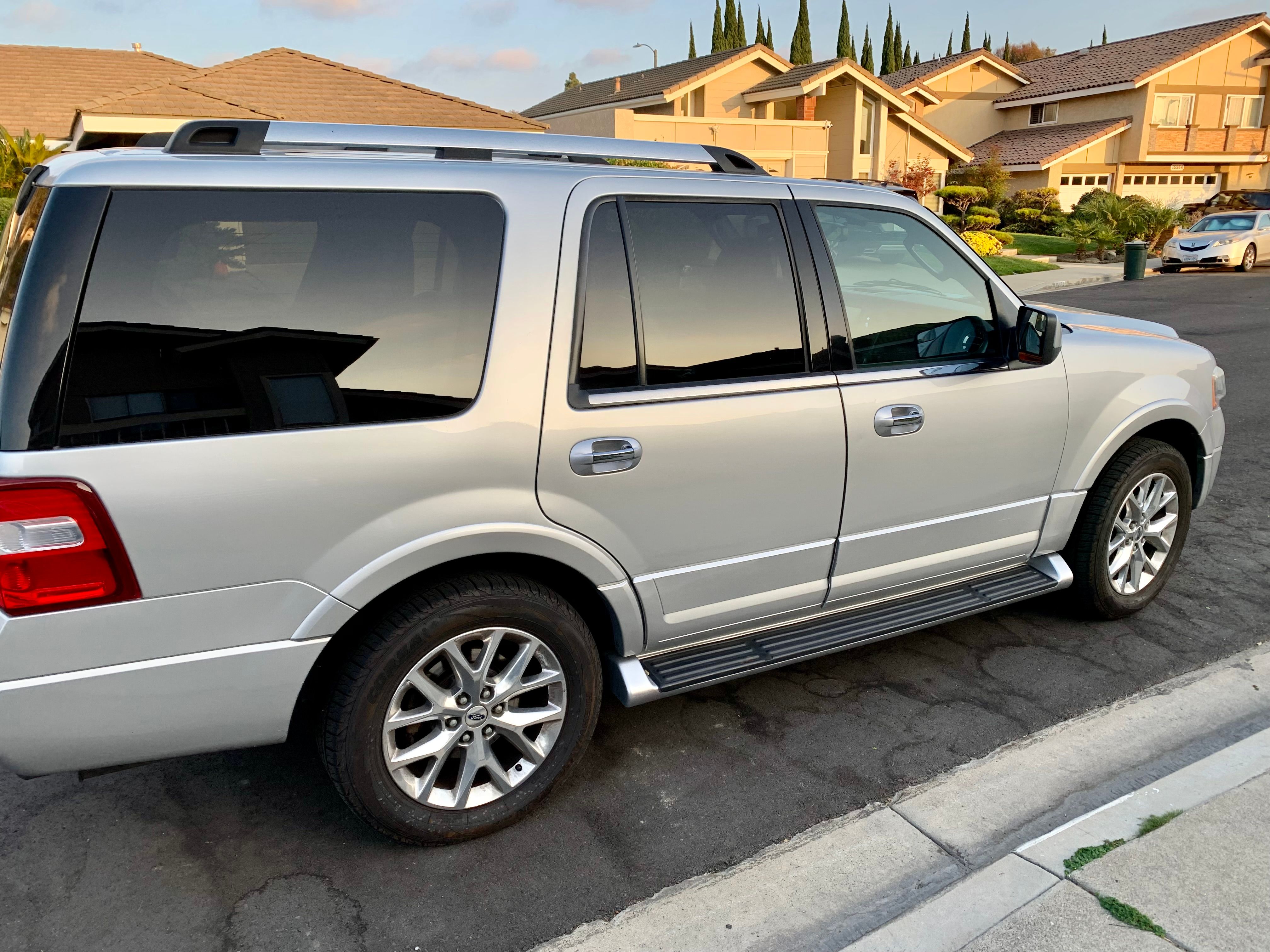Used 2016 Ford Expedition Limited RWD image 2