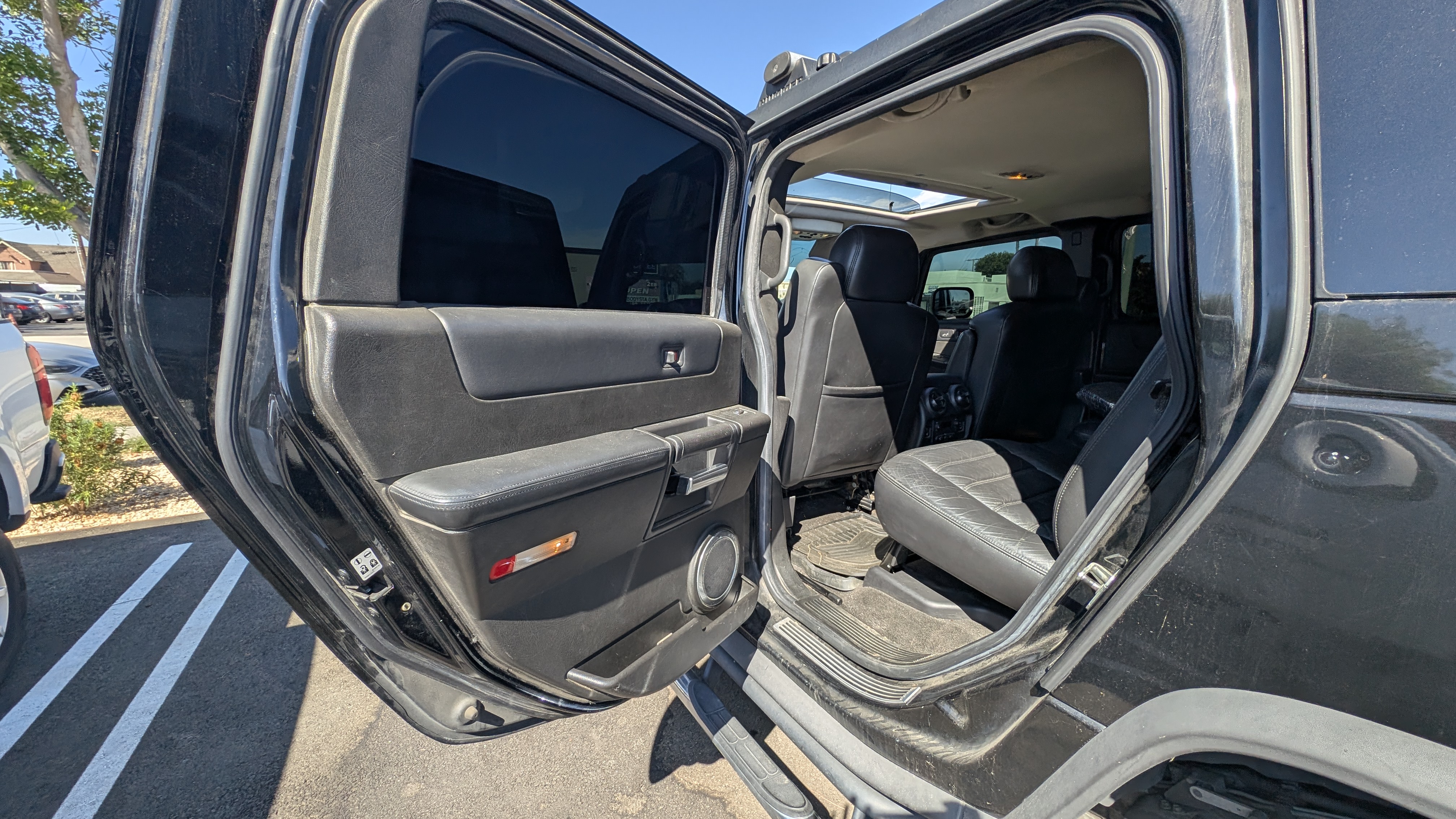 Used 2005 HUMMER H2 w/ Preferred Equipment Group AWD/4WD image 20