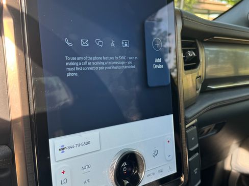 Used 2022 Ford F150 Lightning Lightning Lariat image 17