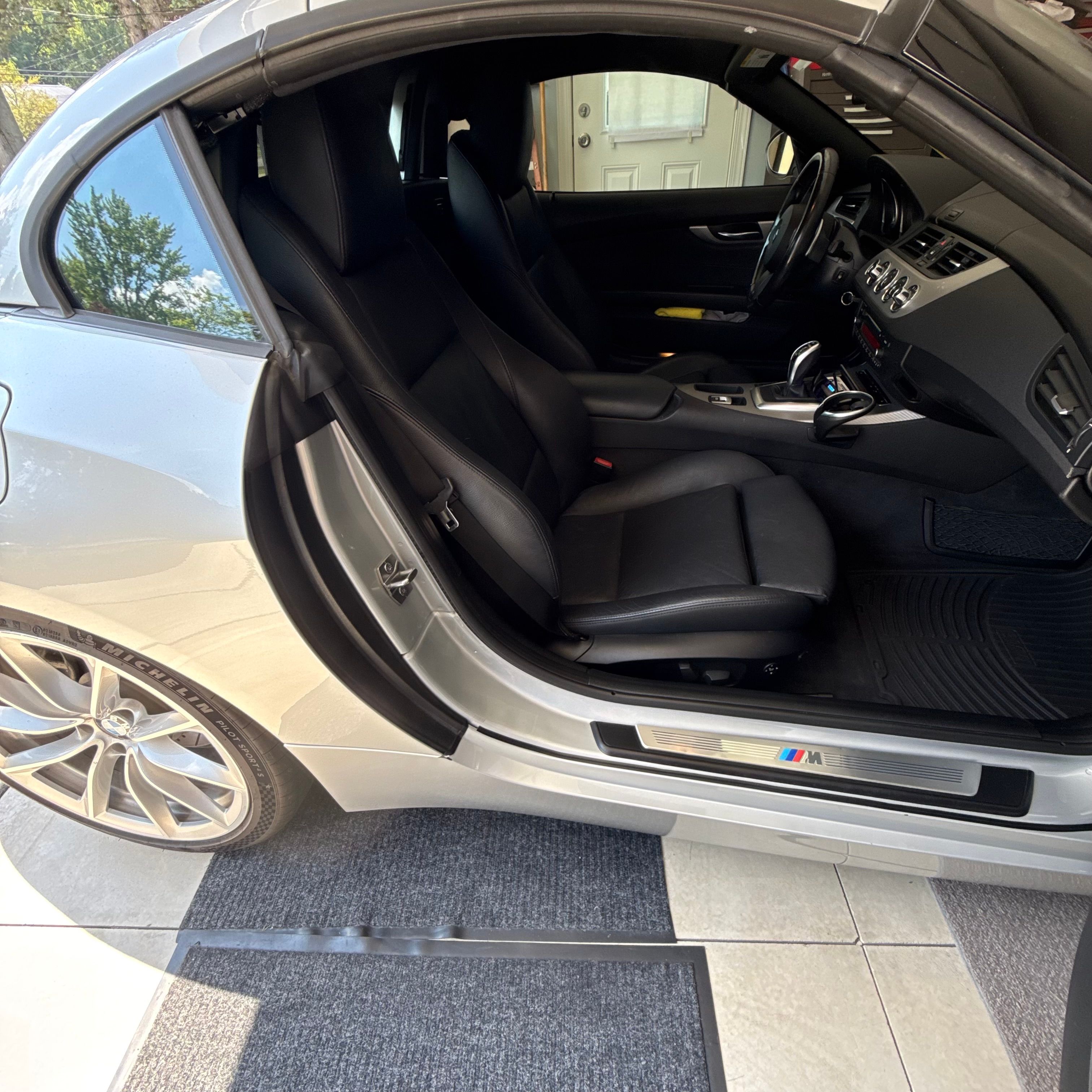 Used 2013 BMW Z4 sDrive35i RWD image 1
