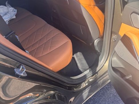 Used 2025 BMW X5 xDrive40i w/ Premium Package image 12