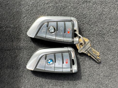 Used 2016 BMW 740i image 24