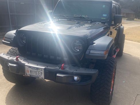 Used 2018 Jeep Wrangler Unlimited Rubicon AWD/4WD image 11