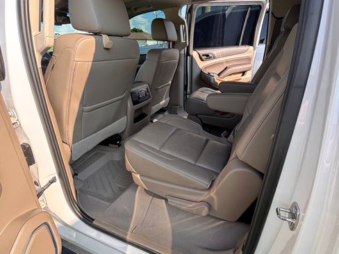 Used 2019 Chevrolet Suburban Premier AWD/4WD image 21
