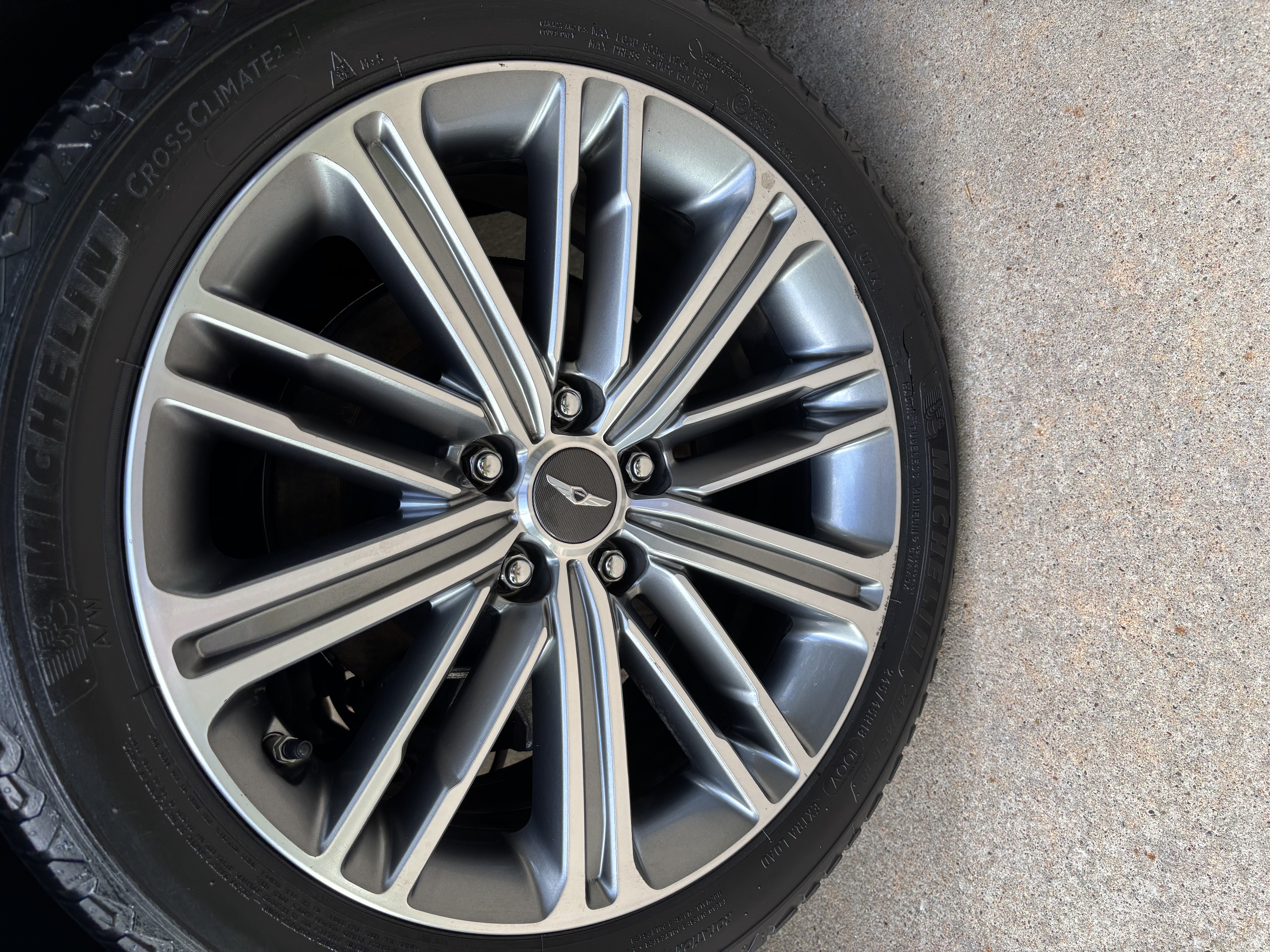 Used 2019 Genesis G80 3.8 RWD image 4