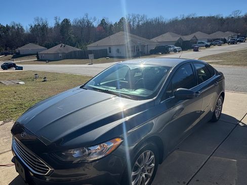 Used 2017 Ford Fusion S image 11