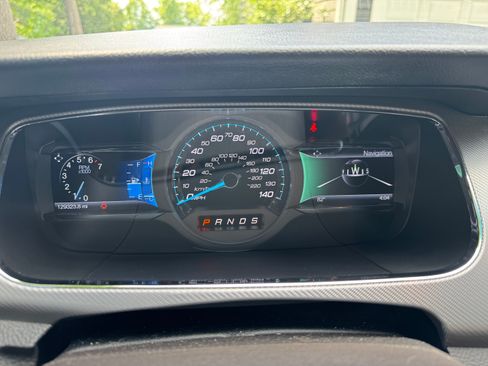 Used 2015 Ford Taurus SHO w/ Equipment Group 401A AWD/4WD image 6