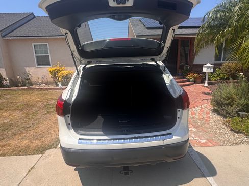 Used 2018 Nissan Rogue Sport SV FWD image 5