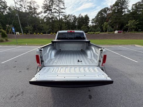 Used 2016 RAM 1500 Laramie w/ Convenience Group AWD/4WD image 12