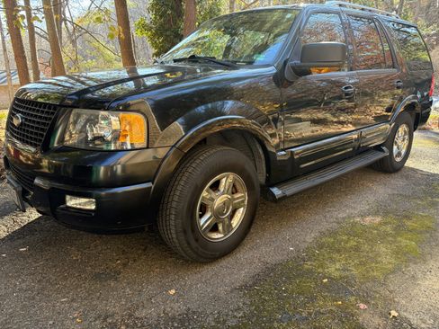 Used 2005 Ford Expedition Limited image 2