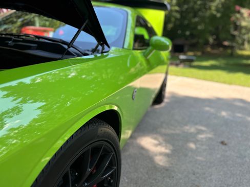 Used 2015 Dodge Challenger SRT Hellcat RWD image 11