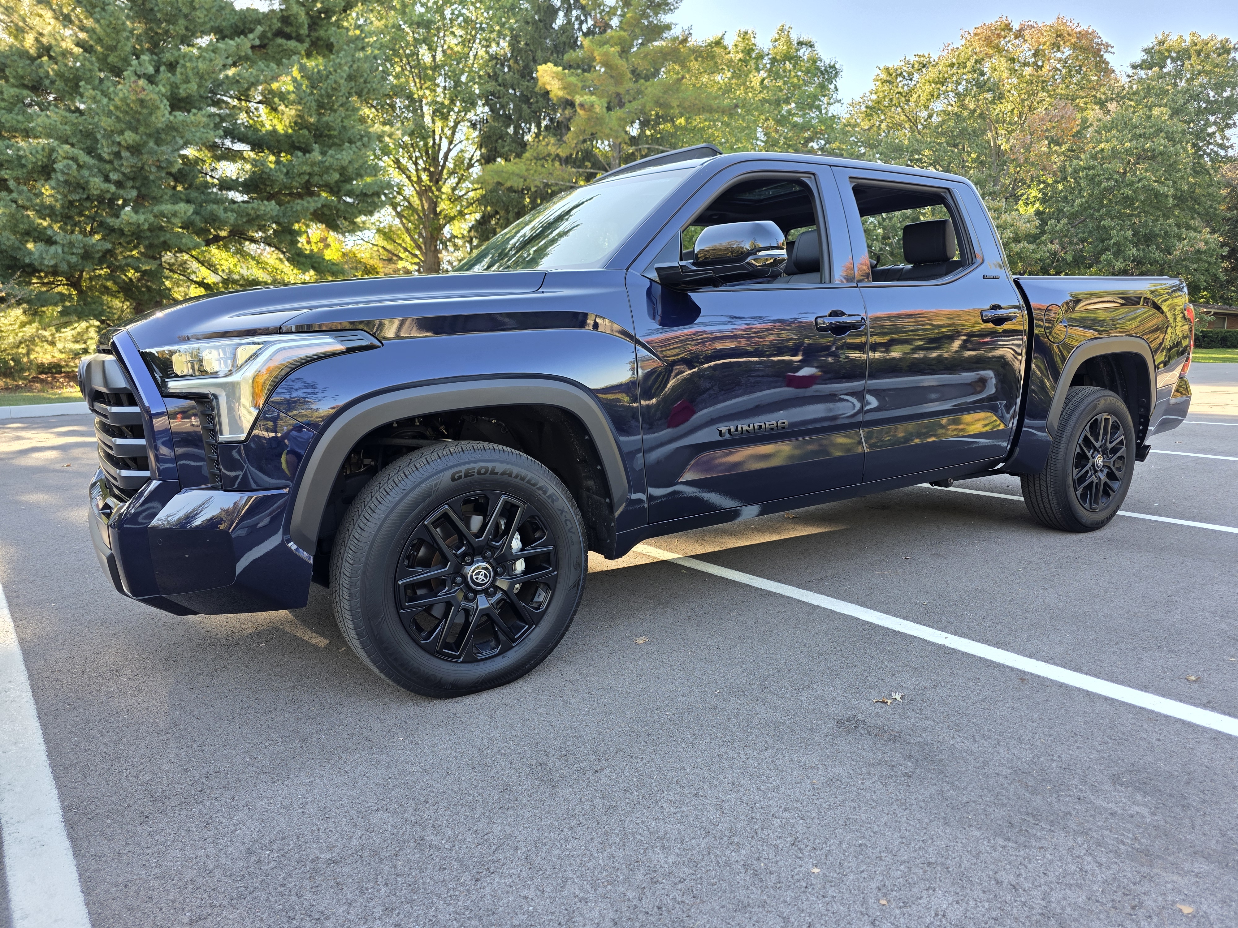 Used 2025 Toyota Tundra Limited AWD/4WD image 5