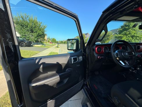 Used 2019 Jeep Wrangler Unlimited Rubicon AWD/4WD image 15
