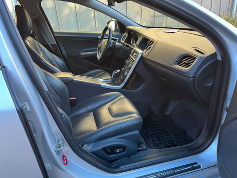 Used 2014 Volvo S60 T5 image 5