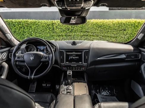 Used 2019 Maserati Levante Trofeo image 2