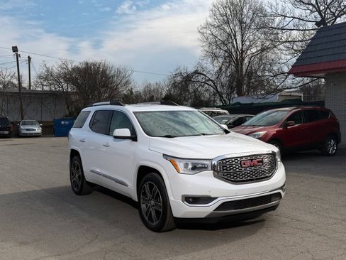 Used 2017 GMC Acadia Denali w/ Technology Package AWD/4WD image 4