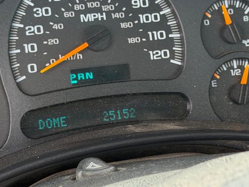 Used 2005 Chevrolet Silverado 2500 W/T w/ Snow Plow Prep Package AWD/4WD image 23