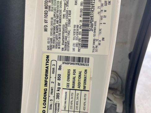 Used 2015 Ford Fusion SE w/ Equipment Group 201A image 16