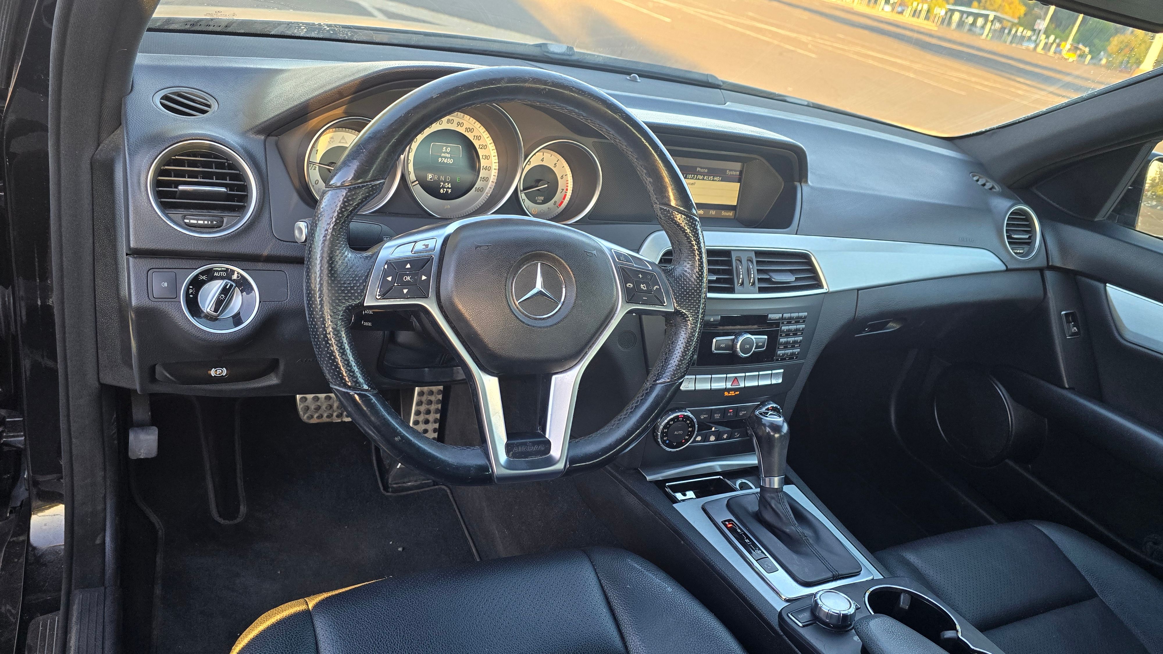 Used 2014 Mercedes-Benz C 250 Sedan image 9