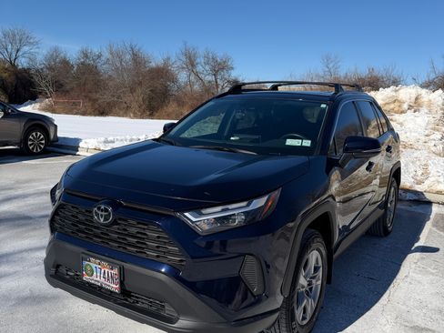 Used 2024 Toyota RAV4 XLE w/ Convenience Package image 2
