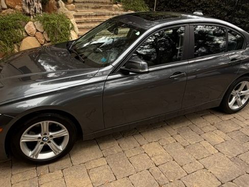Used 2015 BMW 320i Sedan RWD image 2