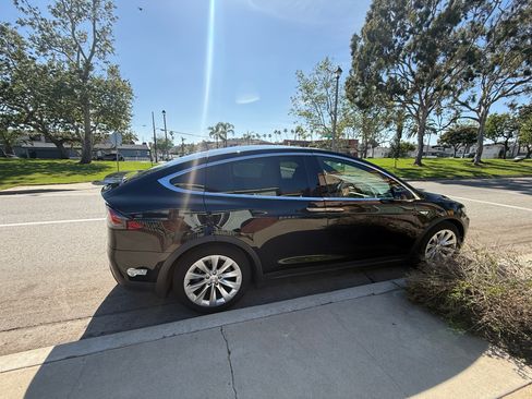 Used 2016 Tesla Model X 90D image 11