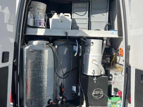 Used 2020 Mercedes-Benz Sprinter 2500 image 4