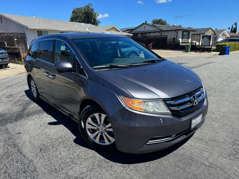 Used 2016 Honda Odyssey SE image 1