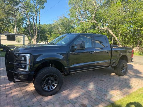 Used 2024 Ford F250 Lariat w/ Lariat Ultimate Package AWD/4WD image 4
